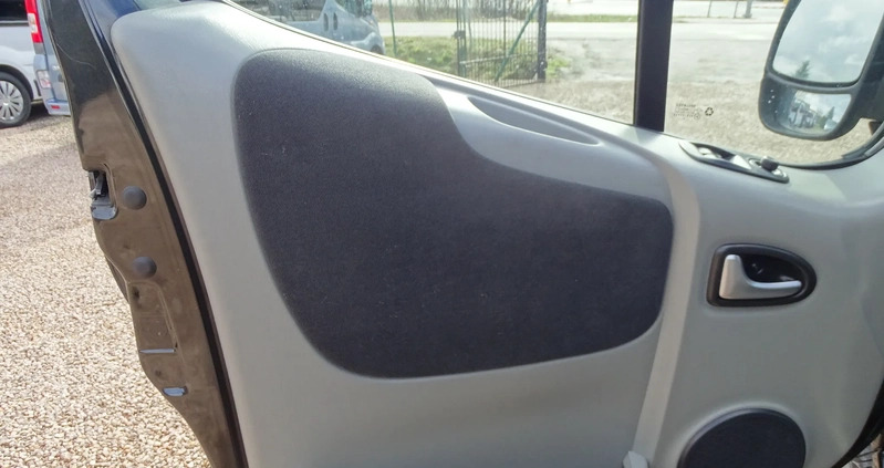Renault Trafic cena 62900 przebieg: 244000, rok produkcji 2011 z Góra małe 781